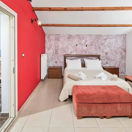 Teo Villa Halikounas