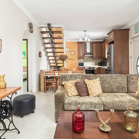 빌라 Teo Halikounas